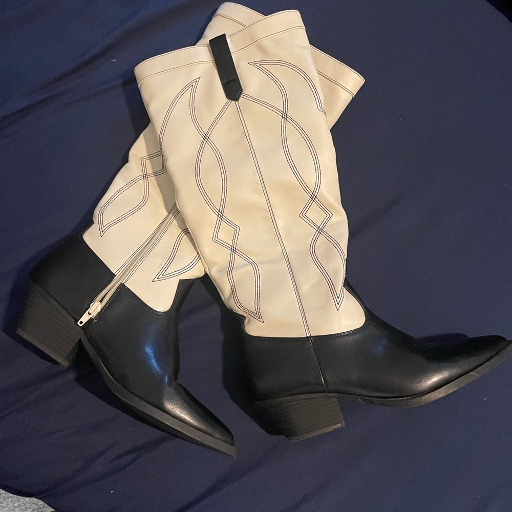 Shoedazzle Tillie cowboy boots size 9